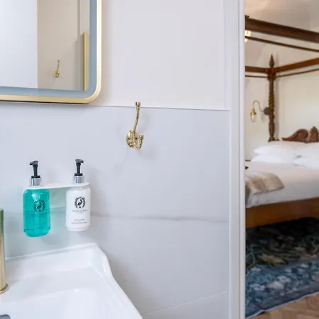 The Stella Historic Llandudno Bed & Breakfast Room photo